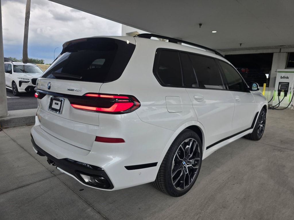 New 2027 BMW X7 xDrive40i SUV