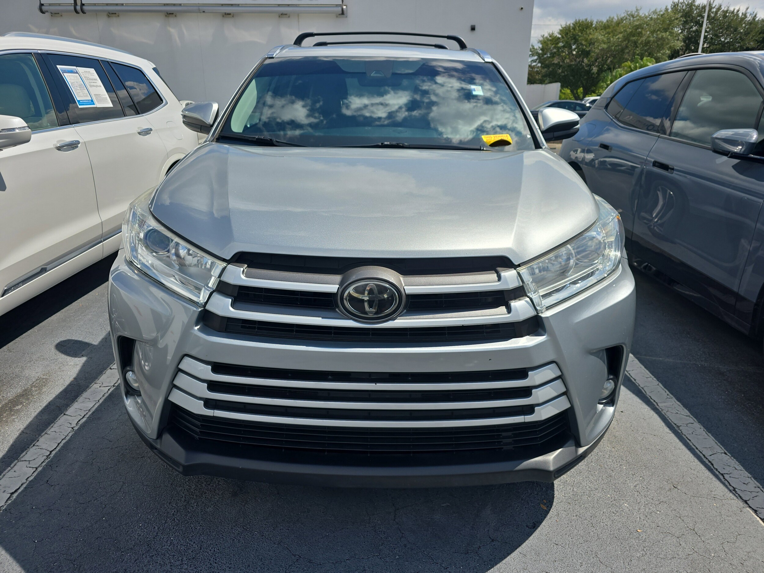 2019 Toyota Highlander XLE photo 4