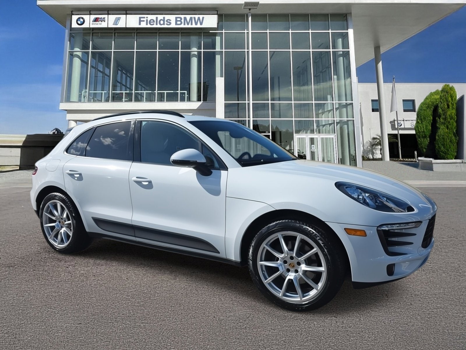 2018 Porsche Macan's photo