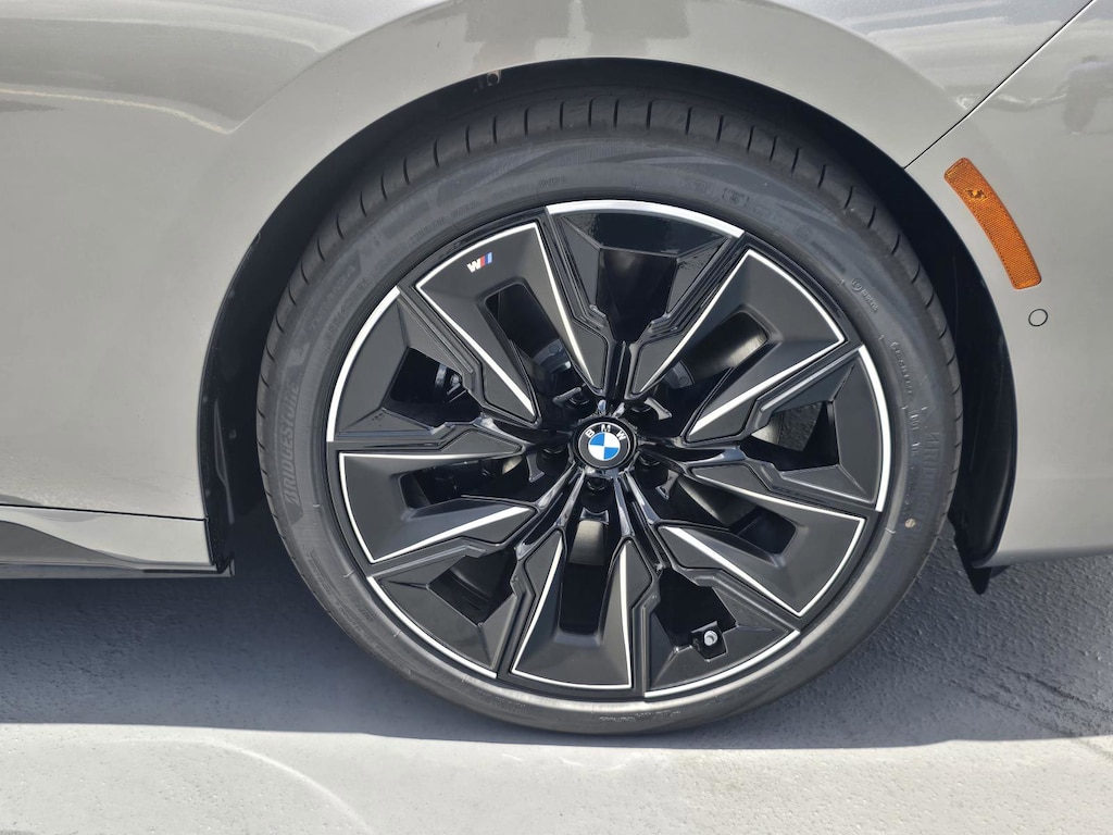 New 2026 BMW 750e xDrive Sedan