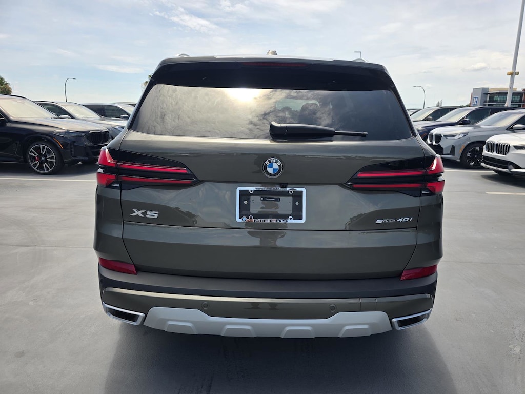 New 2026 BMW X5 sDrive40i SUV
