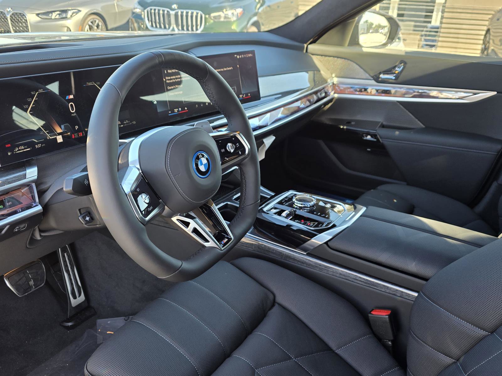 2025 BMW 7 Series 750e - Photo 11