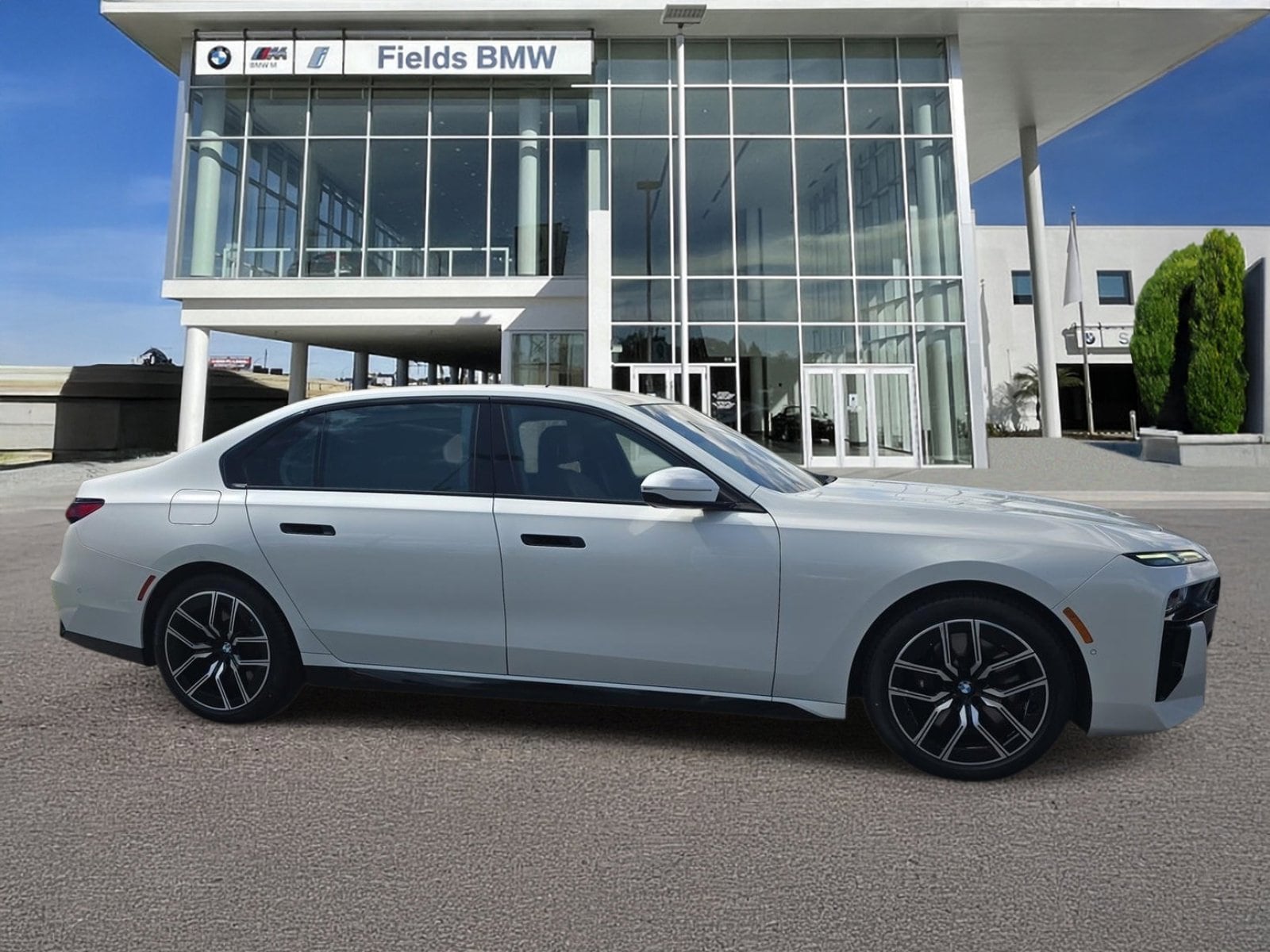 2023 BMW 7 Series 760i xDrive's photo
