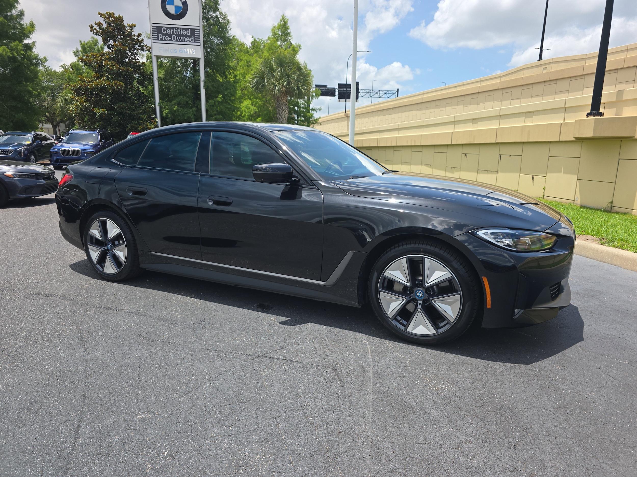 2023 BMW i4 eDrive35's photo