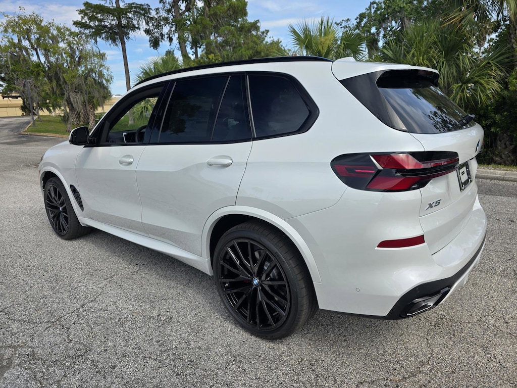 New 2026 BMW X5 sDrive40i SUV