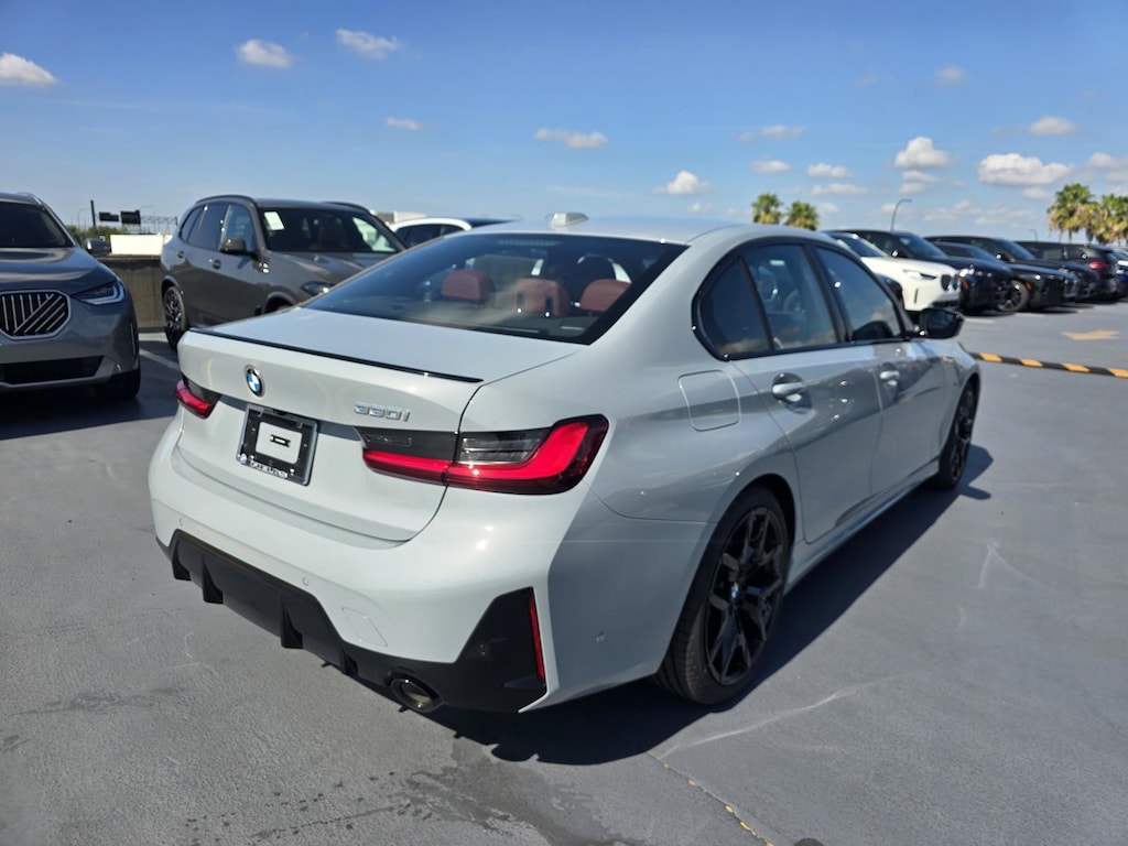 New 2026 BMW 330i Sedan