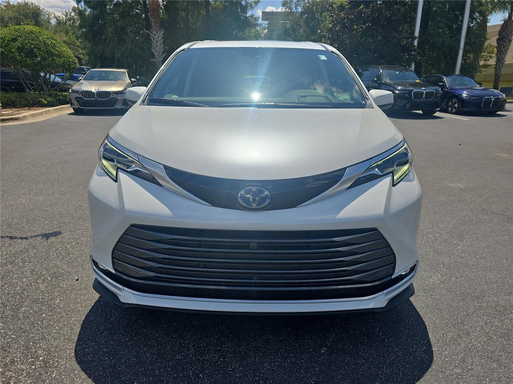 Used 2024 Toyota Sienna Platinum Platinum FWD 7-Passenger