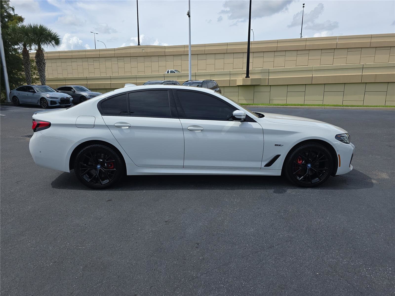 2023 Bmw 530e 5-Series photo 2
