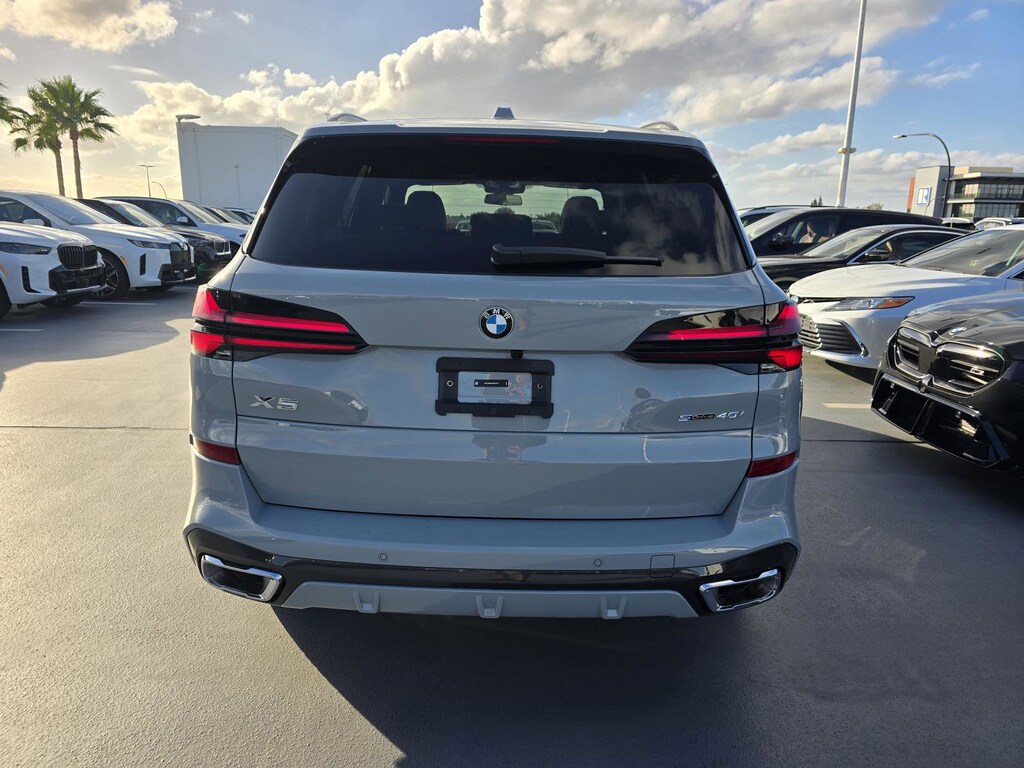 New 2026 BMW X5 sDrive40i SUV