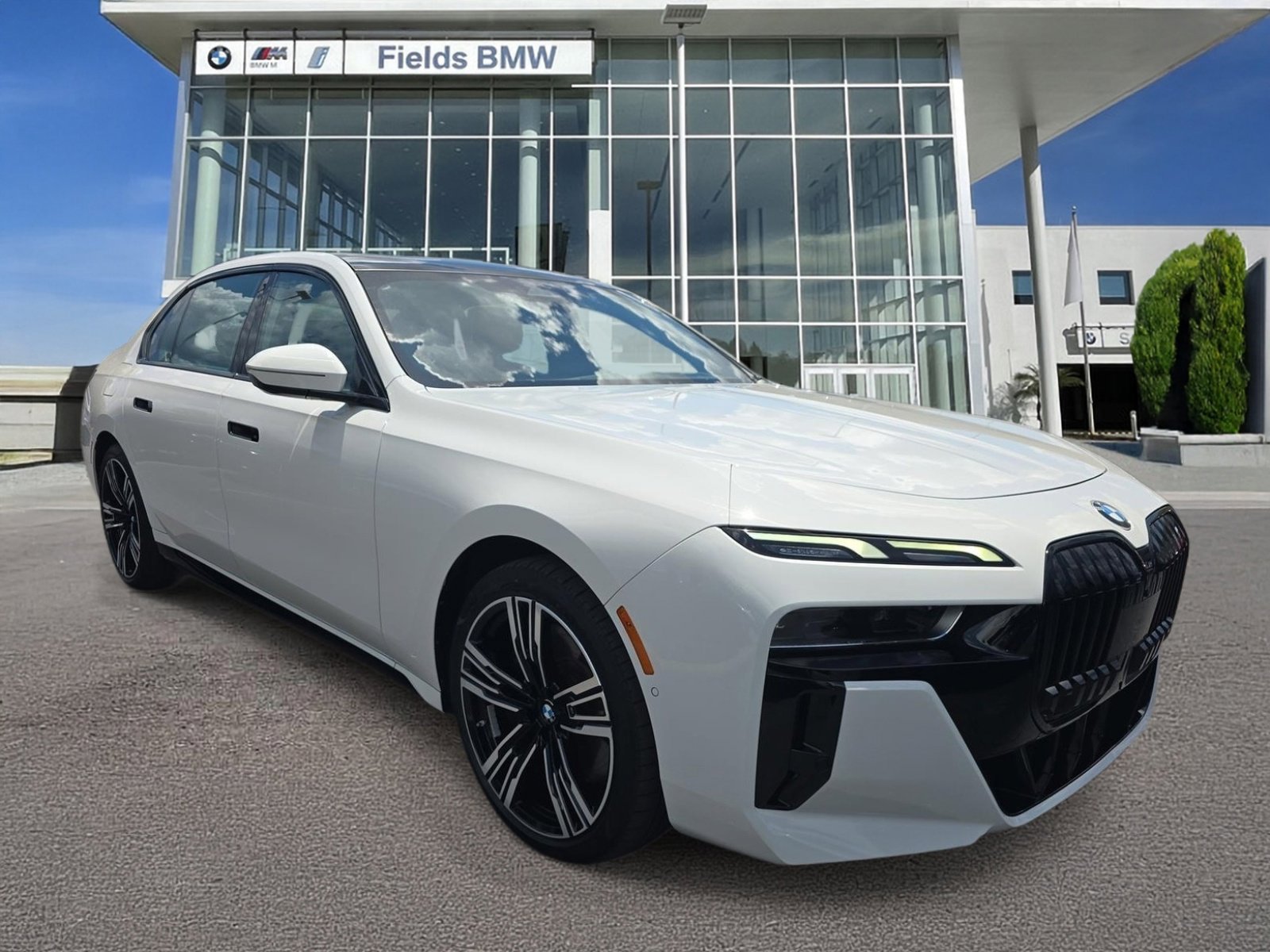 2023 BMW 7 Series 740i's photo