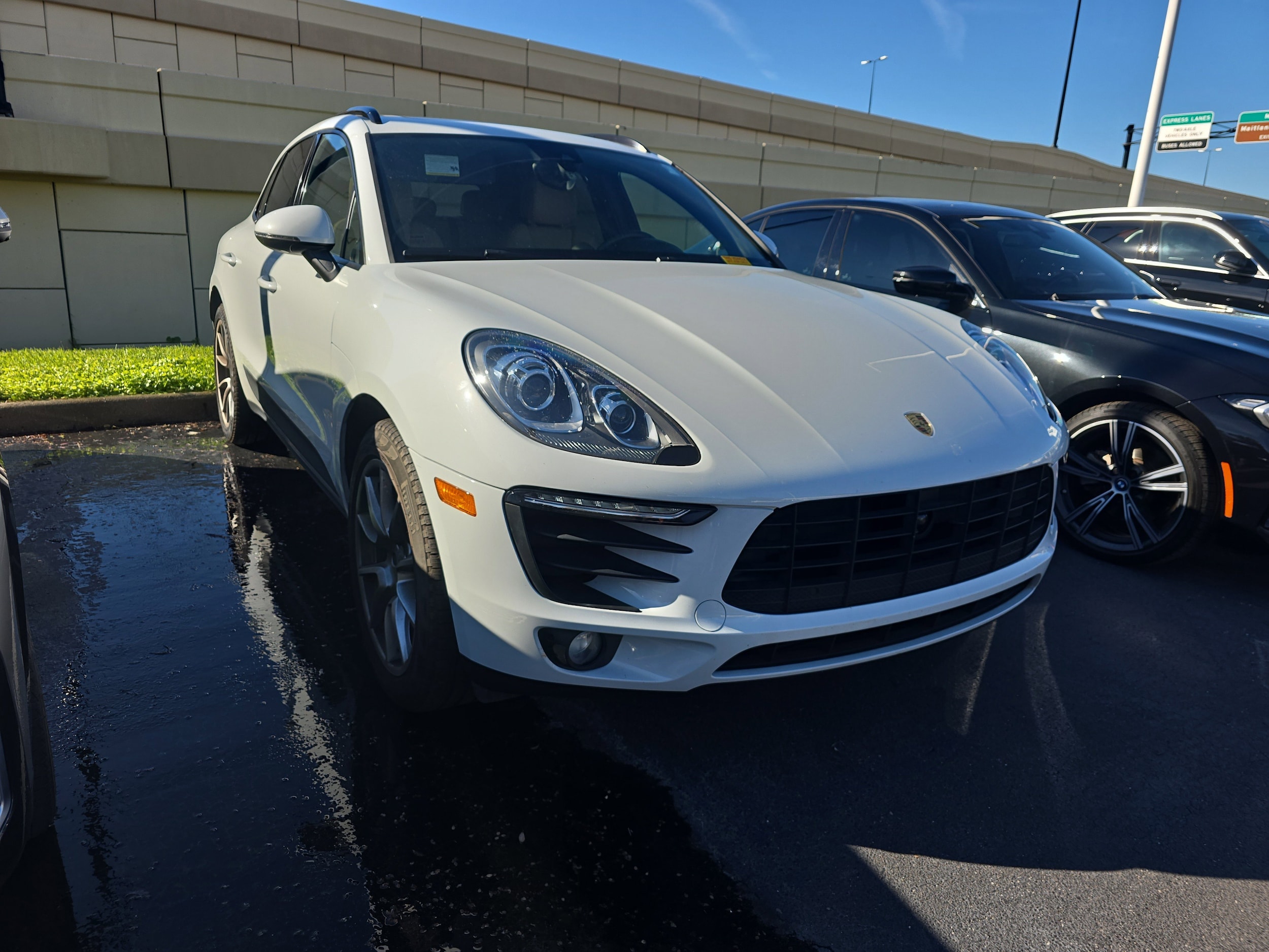 2018 Porsche Macan's photo