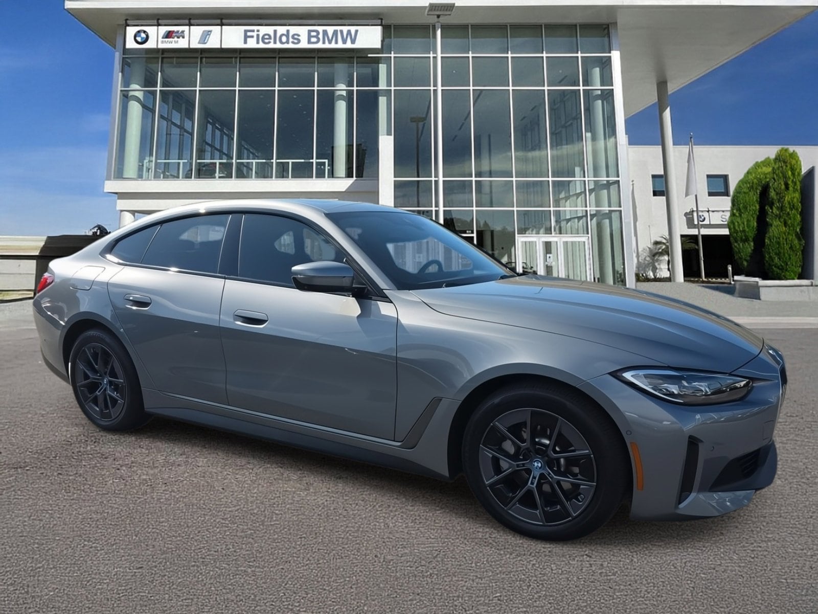 2023 BMW i4 35's photo