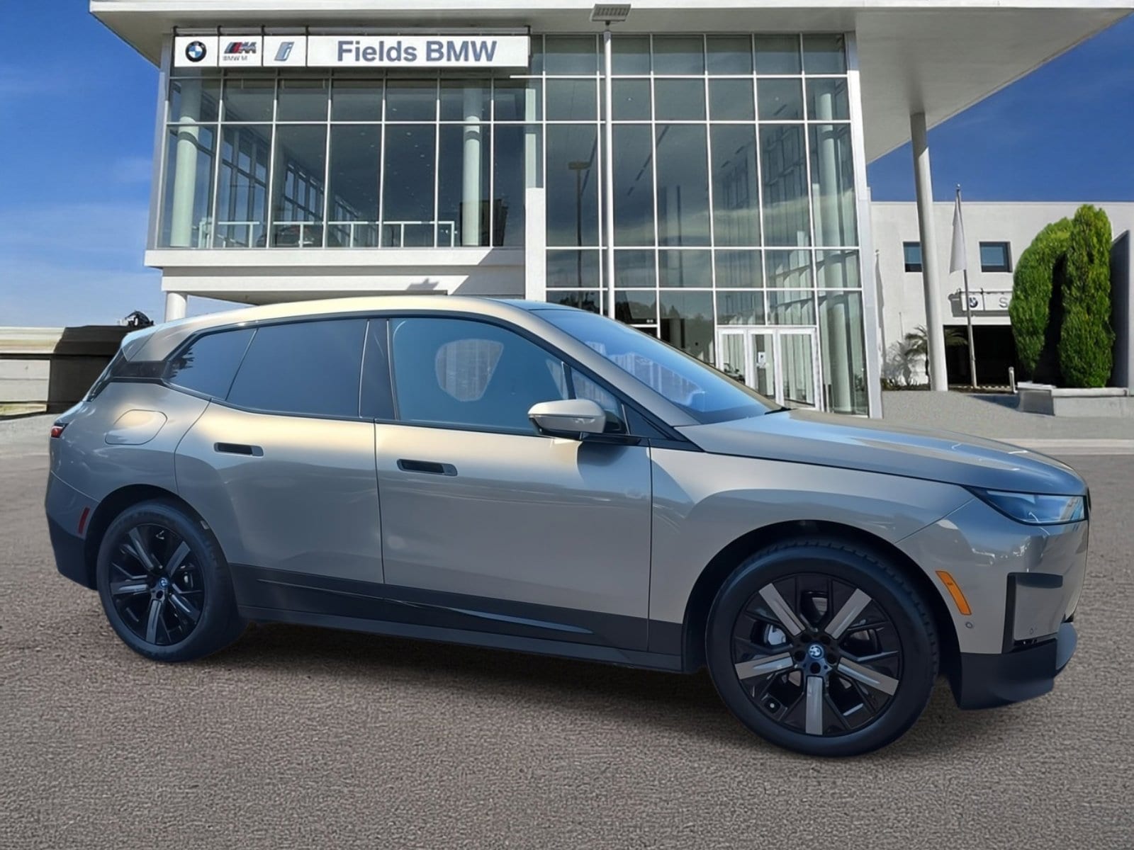 2024 BMW iX Base's photo