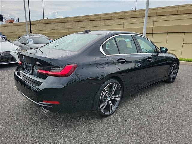 Used 2024 BMW 3 Series 330i with VIN 3MW69FF01R8D87023 for sale in Winter Park, FL