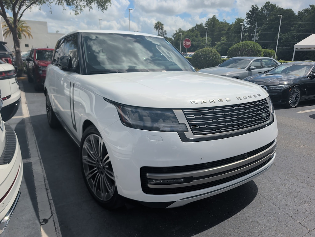 Used 2024 Land Rover Range Rover SE P530 SE SWB