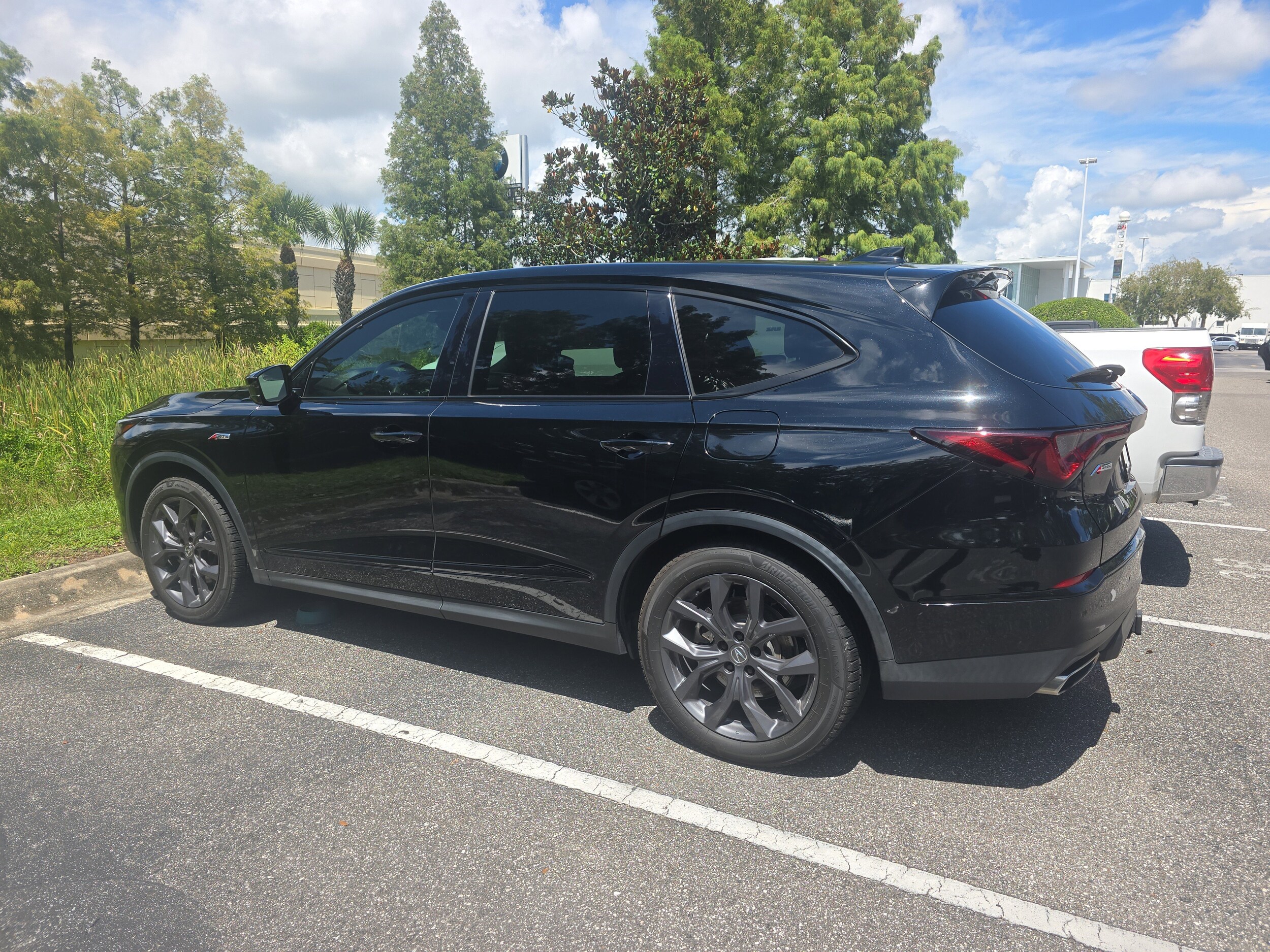 2022 Acura MDX SH-AWD A-Spec photo 4