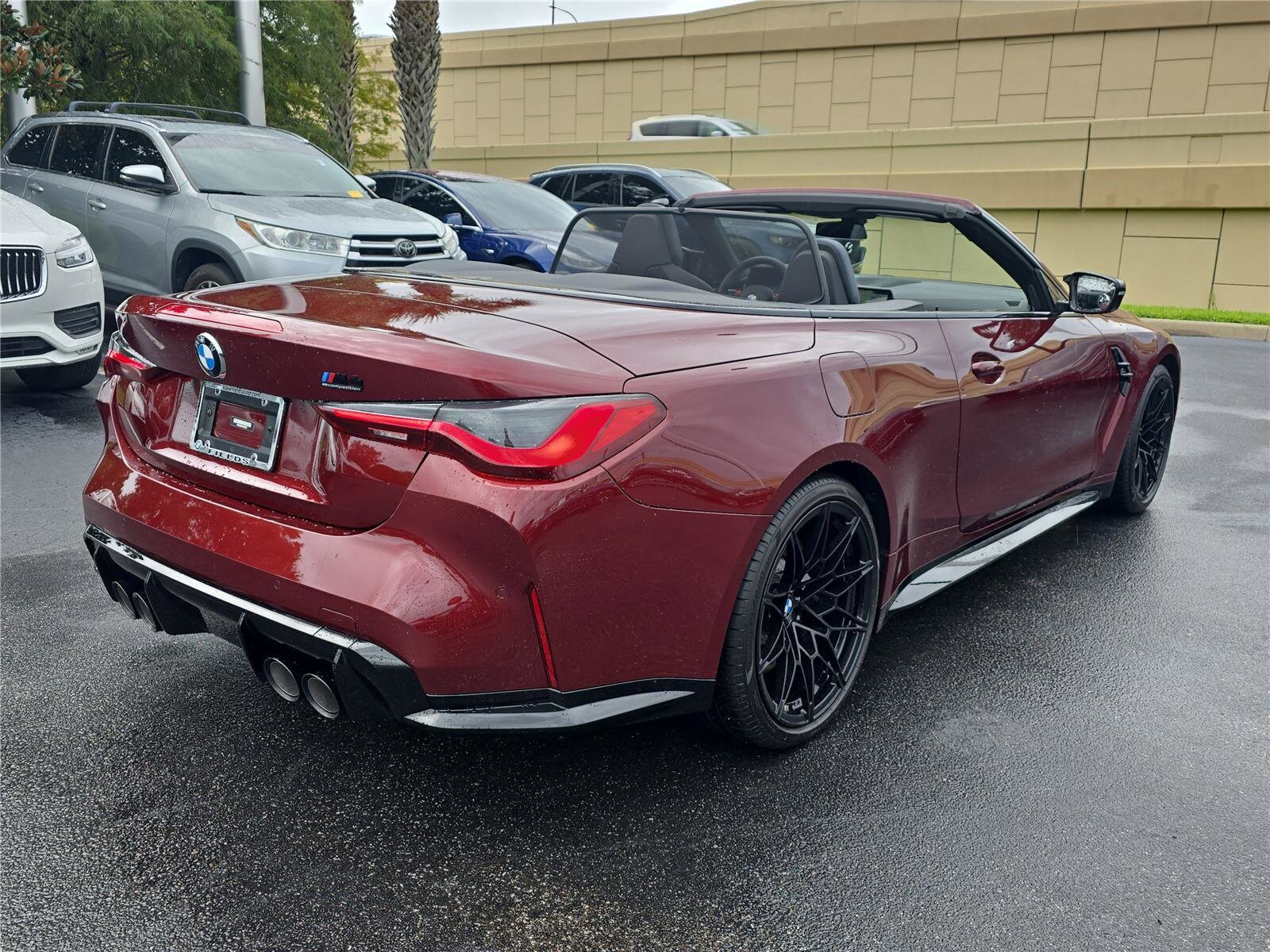2022 Bmw M4 Competition xDrive Convertible photo 2
