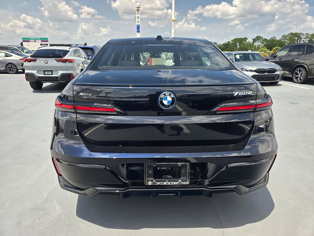 New 2026 BMW 750e xDrive Sedan