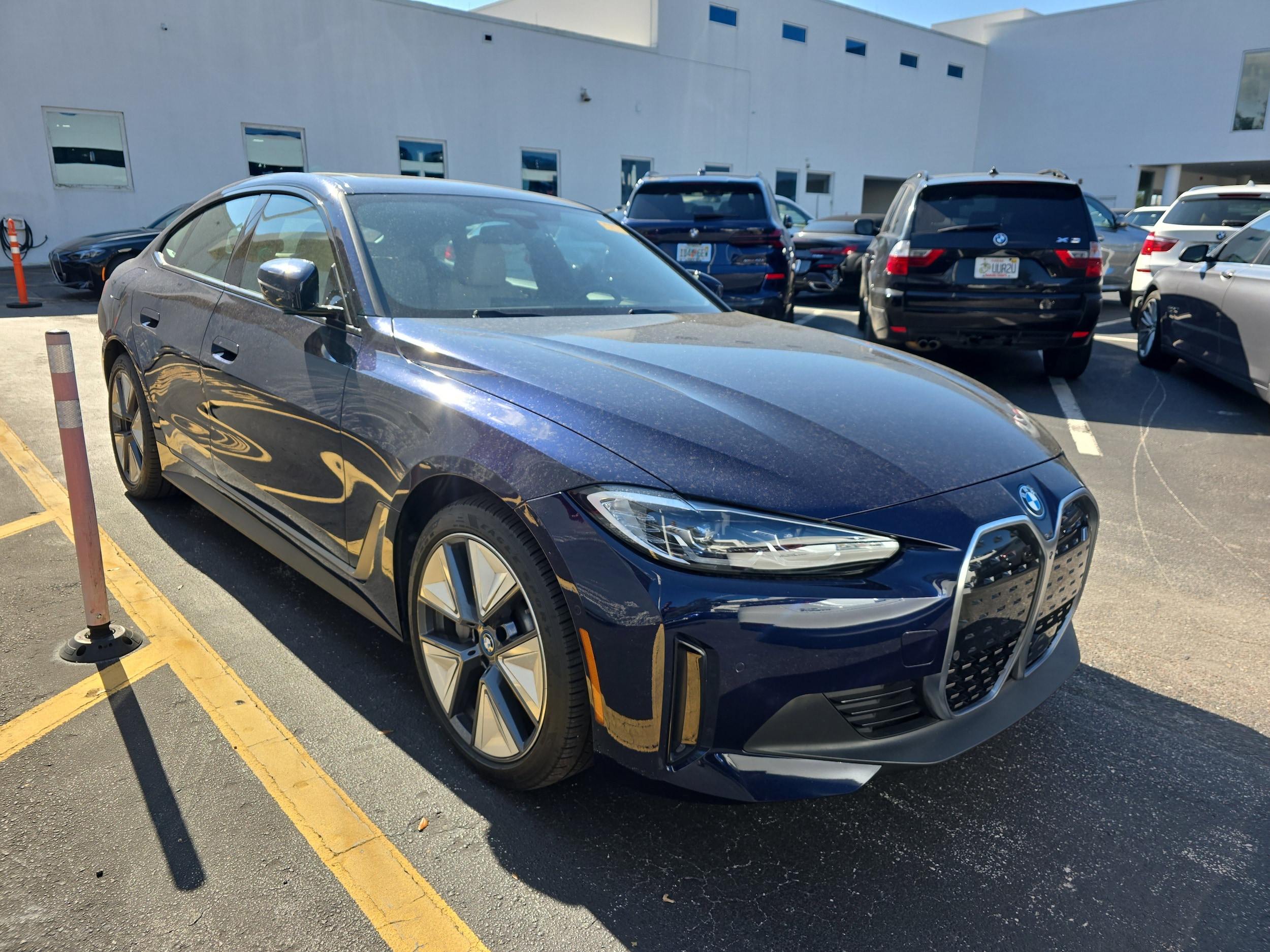 2023 BMW i4 35's photo