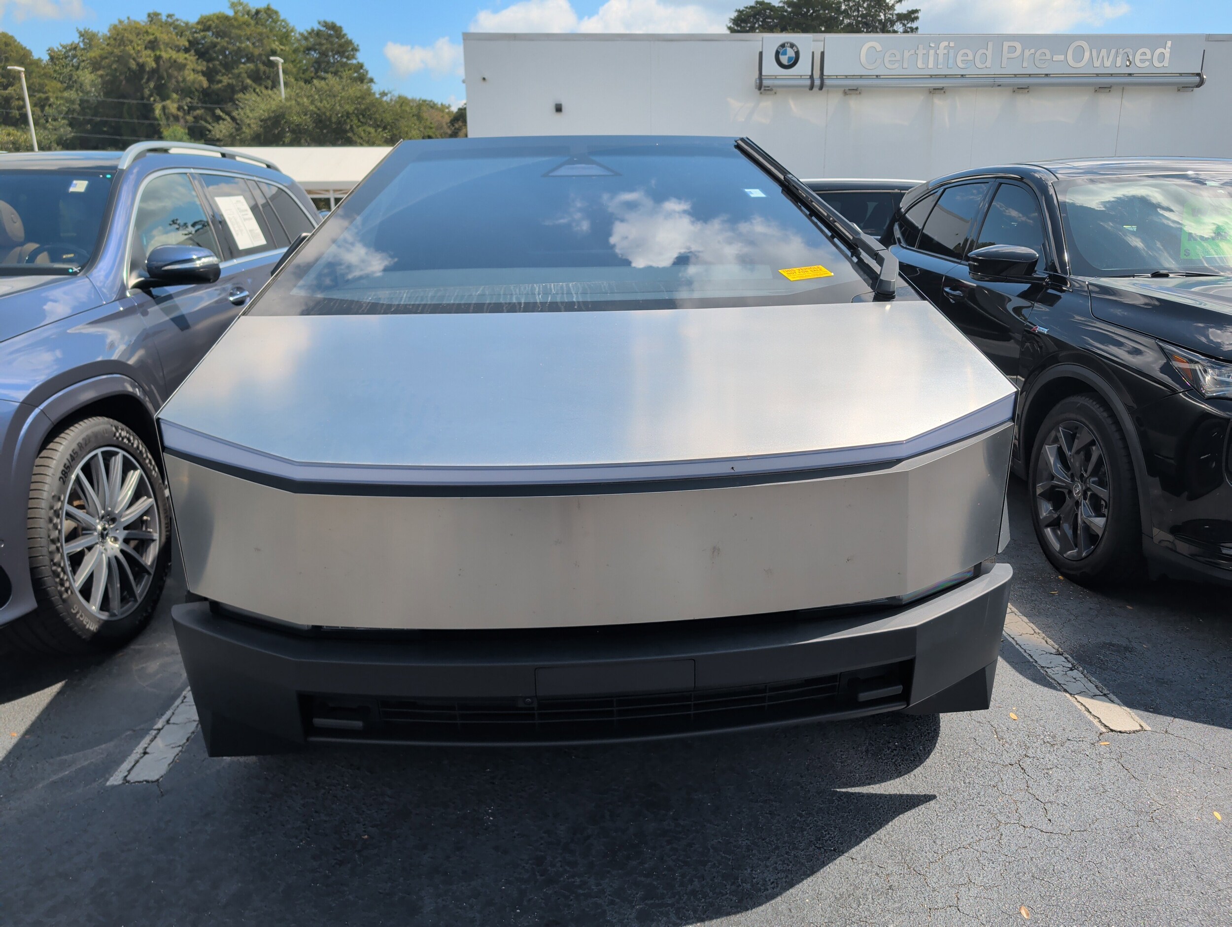 2024 Tesla Cybertruck All-Wheel Drive photo 2