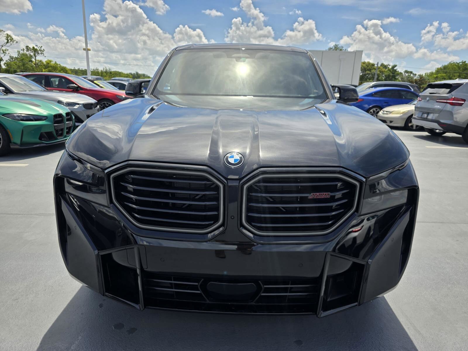 2025 Bmw XM Label Red photo 2