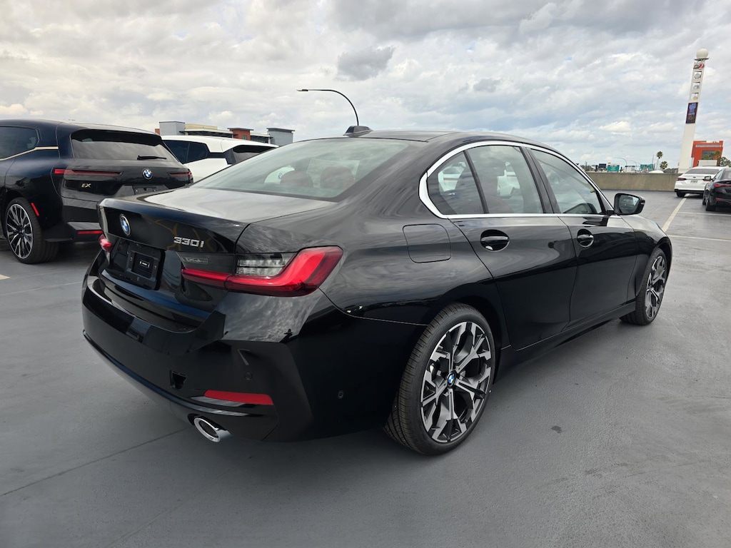 New 2026 BMW 330i Sedan