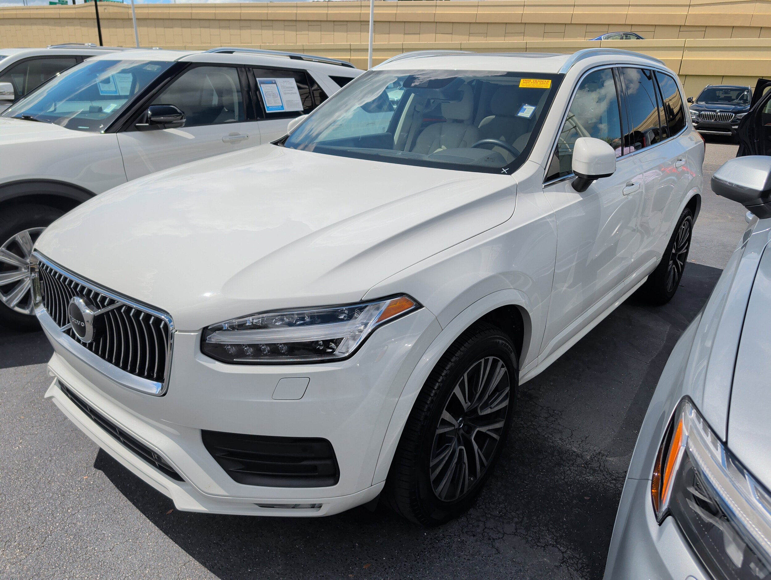2021 Volvo XC90 T5 Momentum photo 2