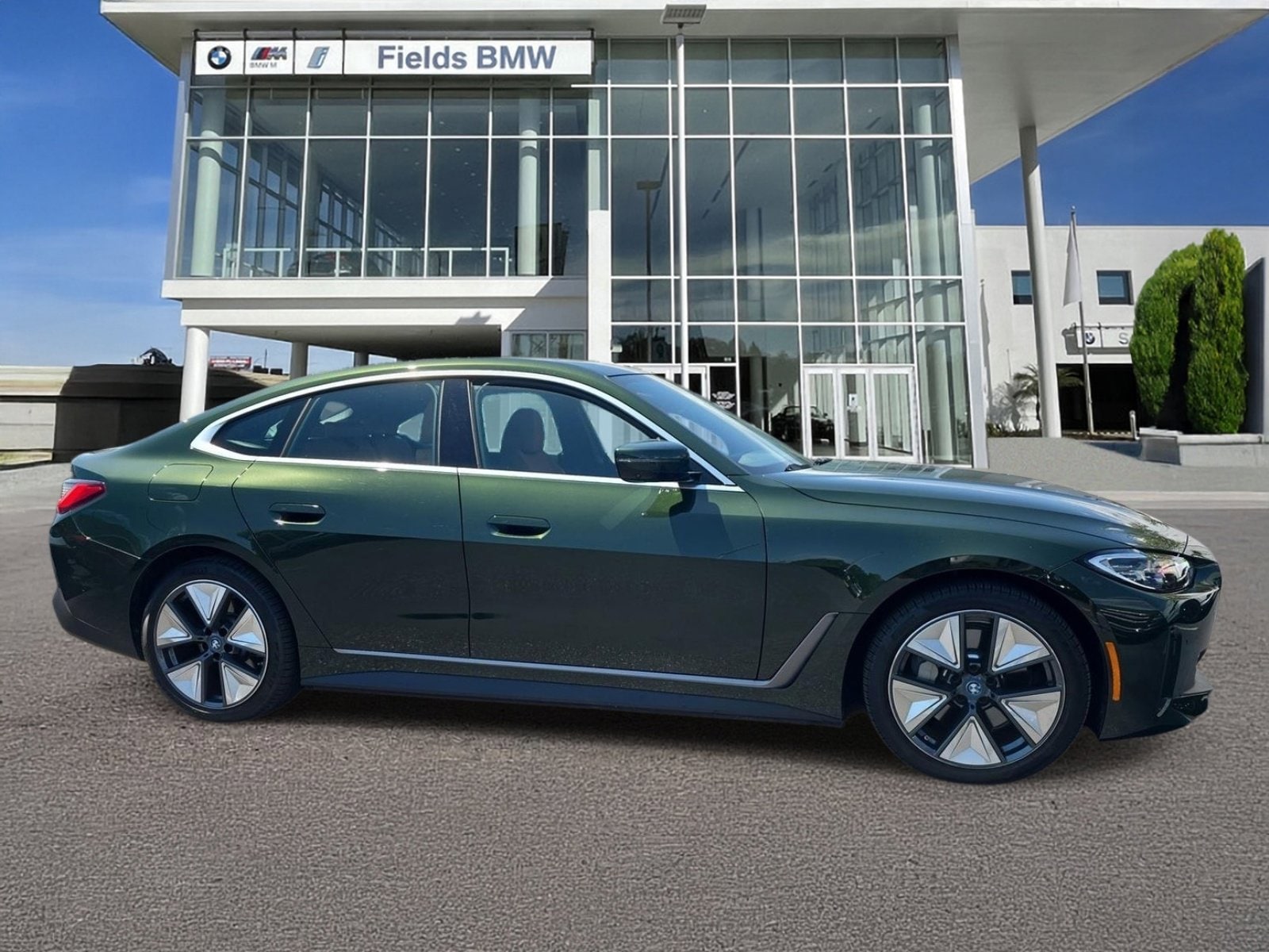 2023 BMW i4 eDrive35's photo