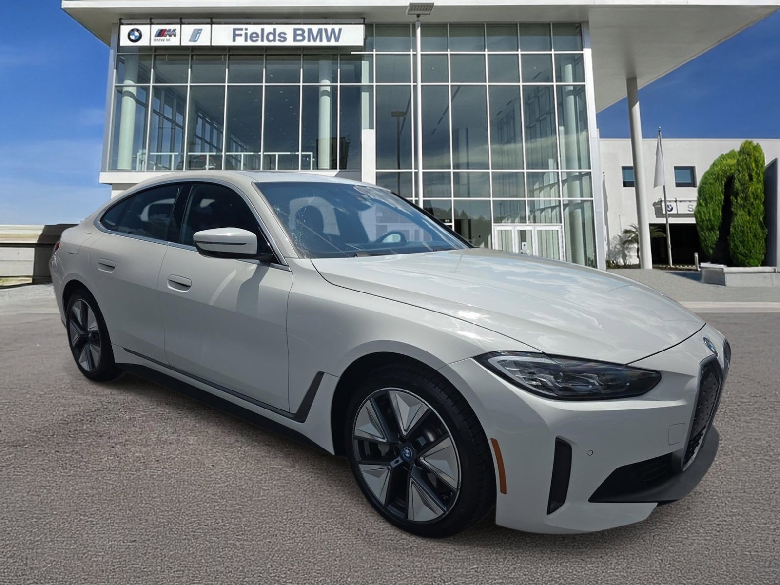2023 BMW i4 eDrive35's photo