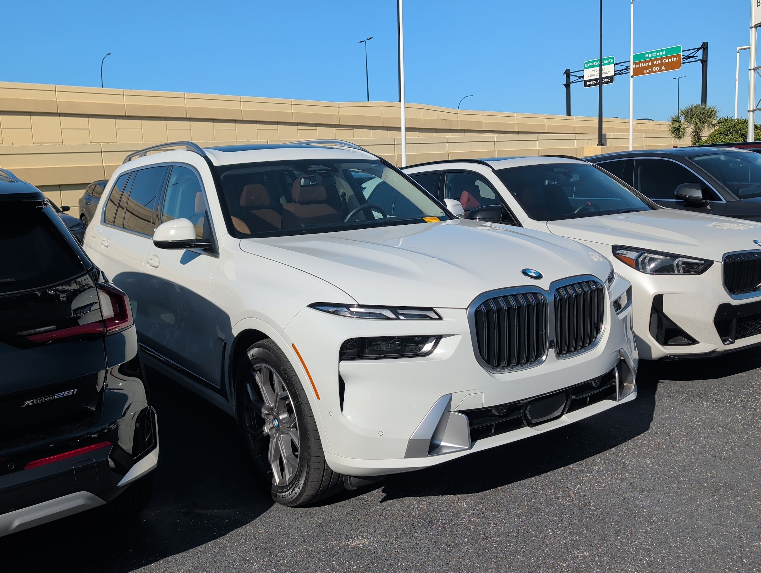 2023 BMW X7 40i's photo