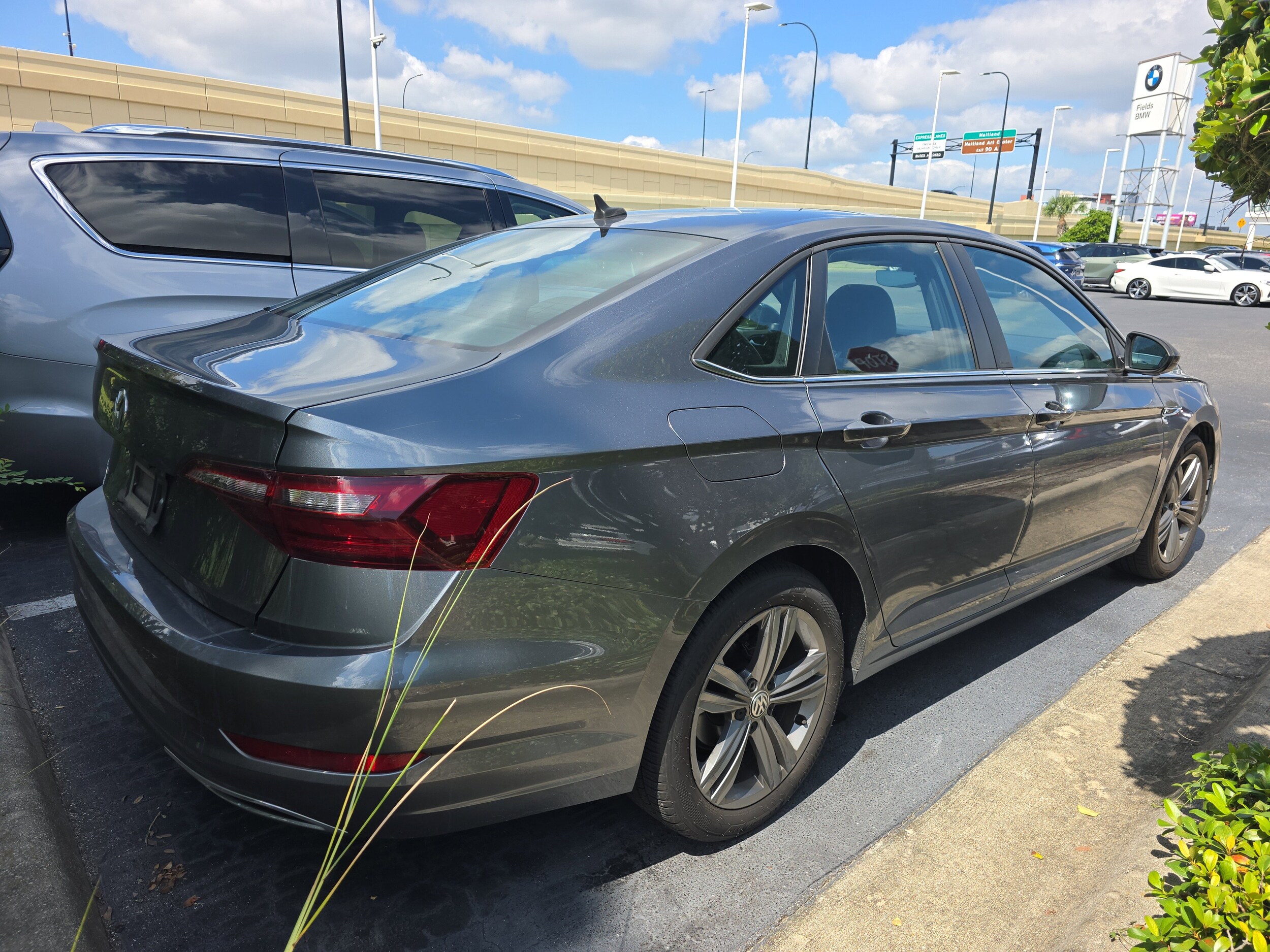 2021 Volkswagen Jetta R-Line photo 4
