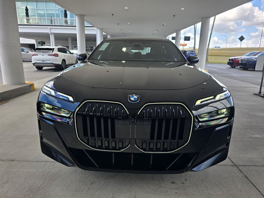 New 2026 BMW 750e xDrive Sedan
