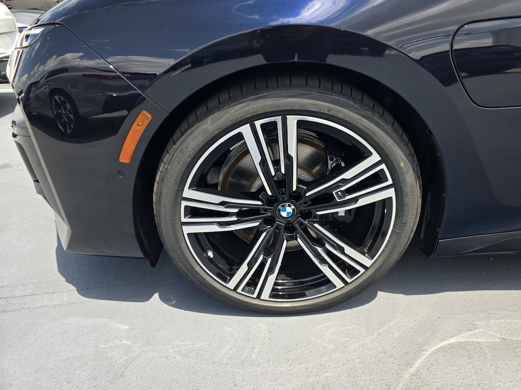 New 2026 BMW 750e xDrive Sedan