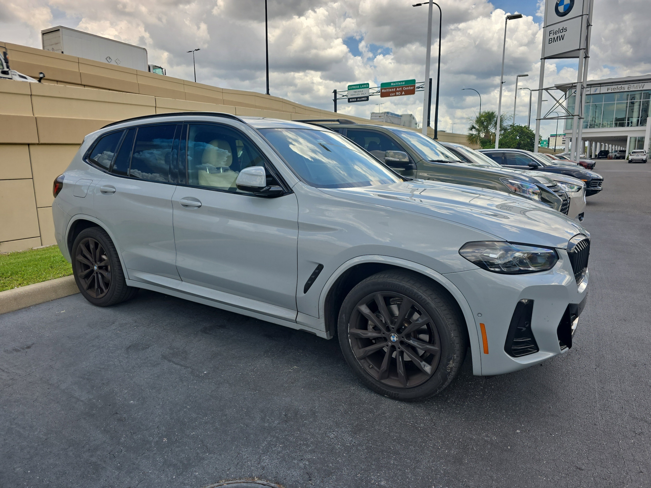 2023 BMW X3 sDrive30i's photo