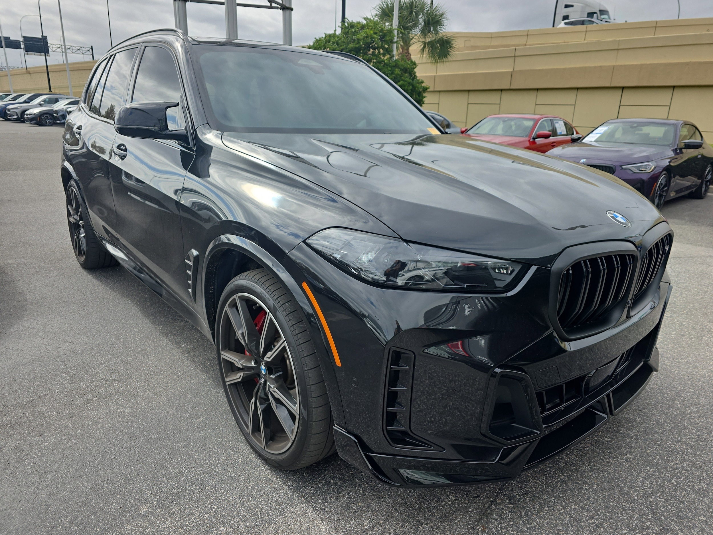 2025 BMW X5 M60i's photo