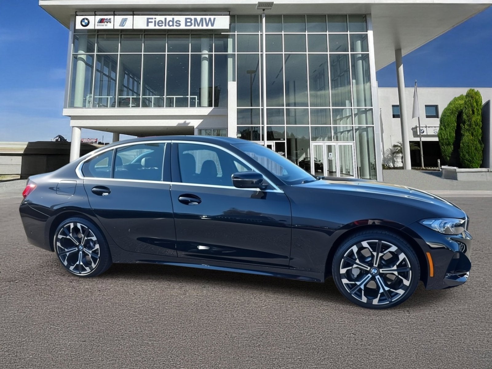 2025 BMW 3 Series 330i's photo