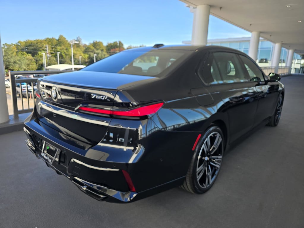 New 2025 BMW 760i xDrive Sedan