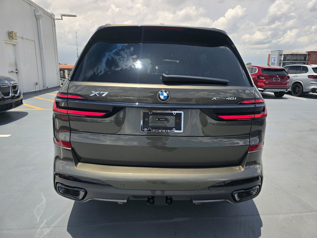 New 2027 BMW X7 xDrive40i SUV