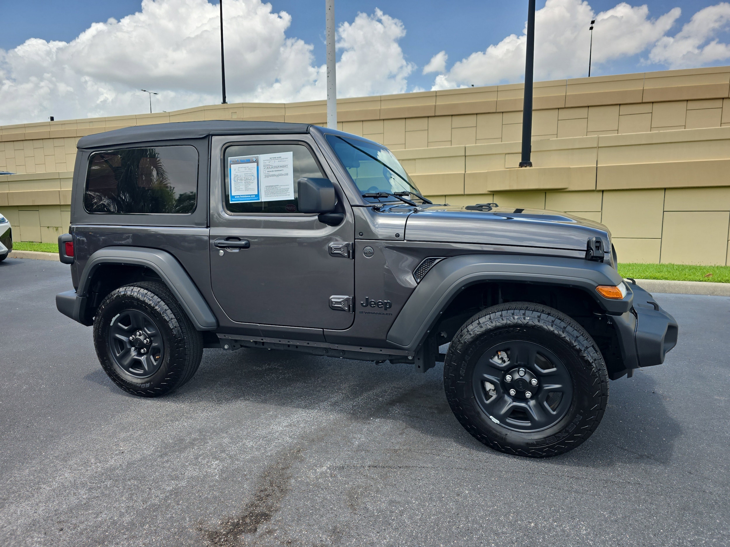 2025 Jeep Wrangler Sport's photo
