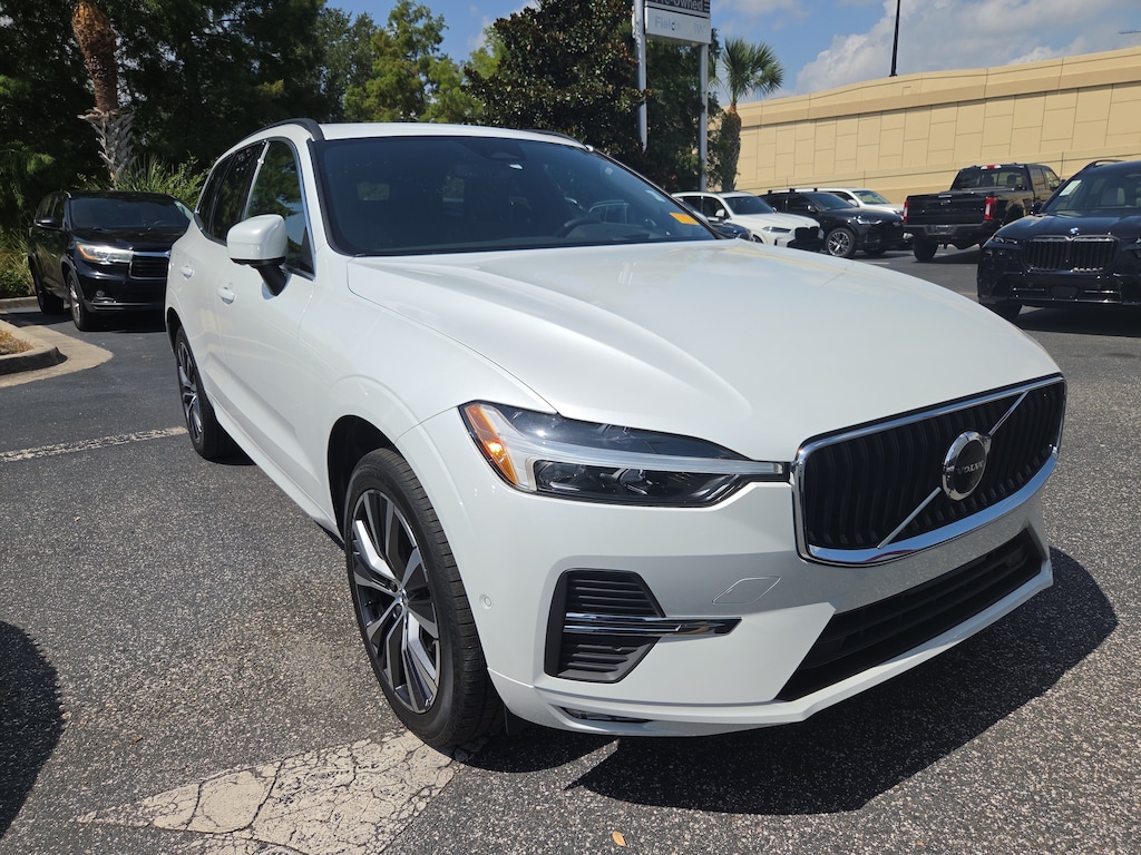 Used 2022 Volvo XC60 Momentum B5 AWD Momentum