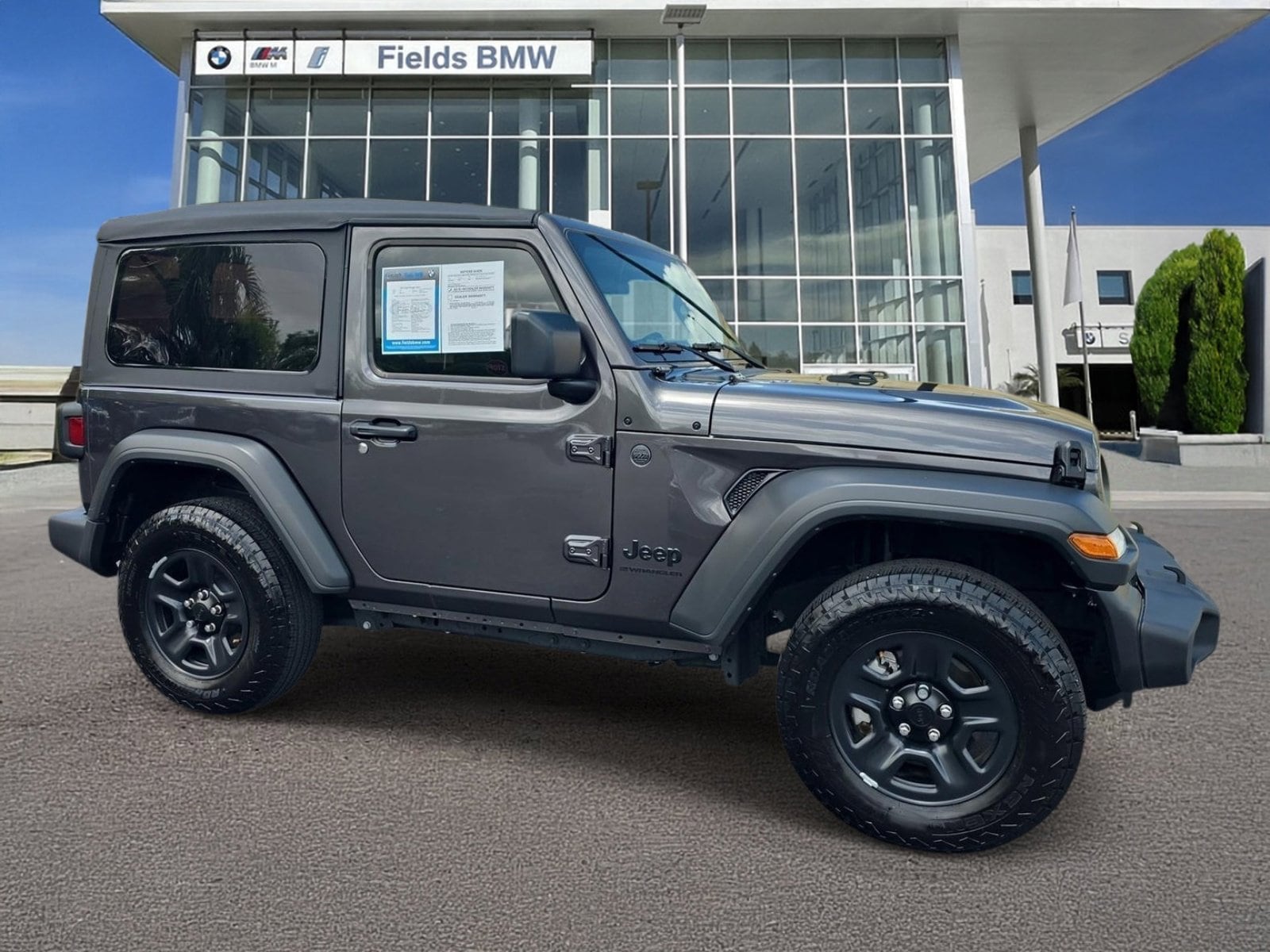 2025 Jeep Wrangler Sport's photo