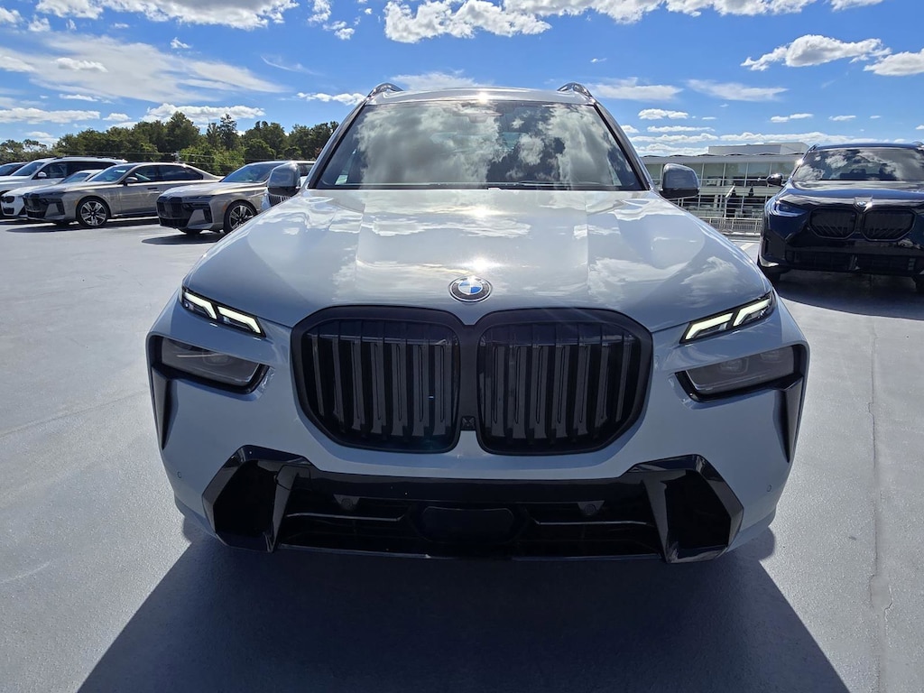New 2026 BMW X7 xDrive40i SUV