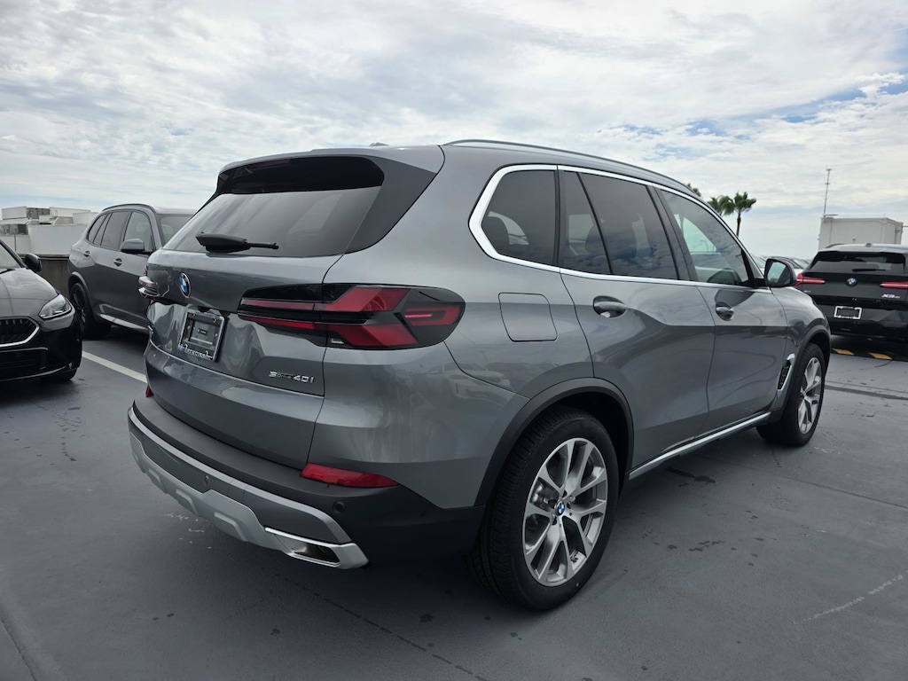 New 2026 BMW X5 sDrive40i SUV