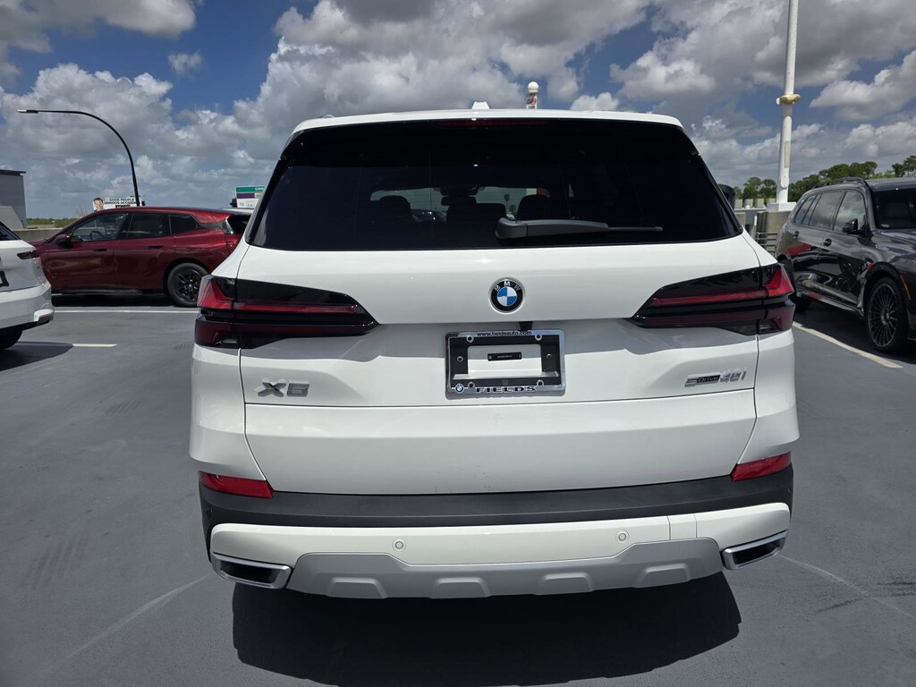 New 2026 BMW X5 sDrive40i SUV