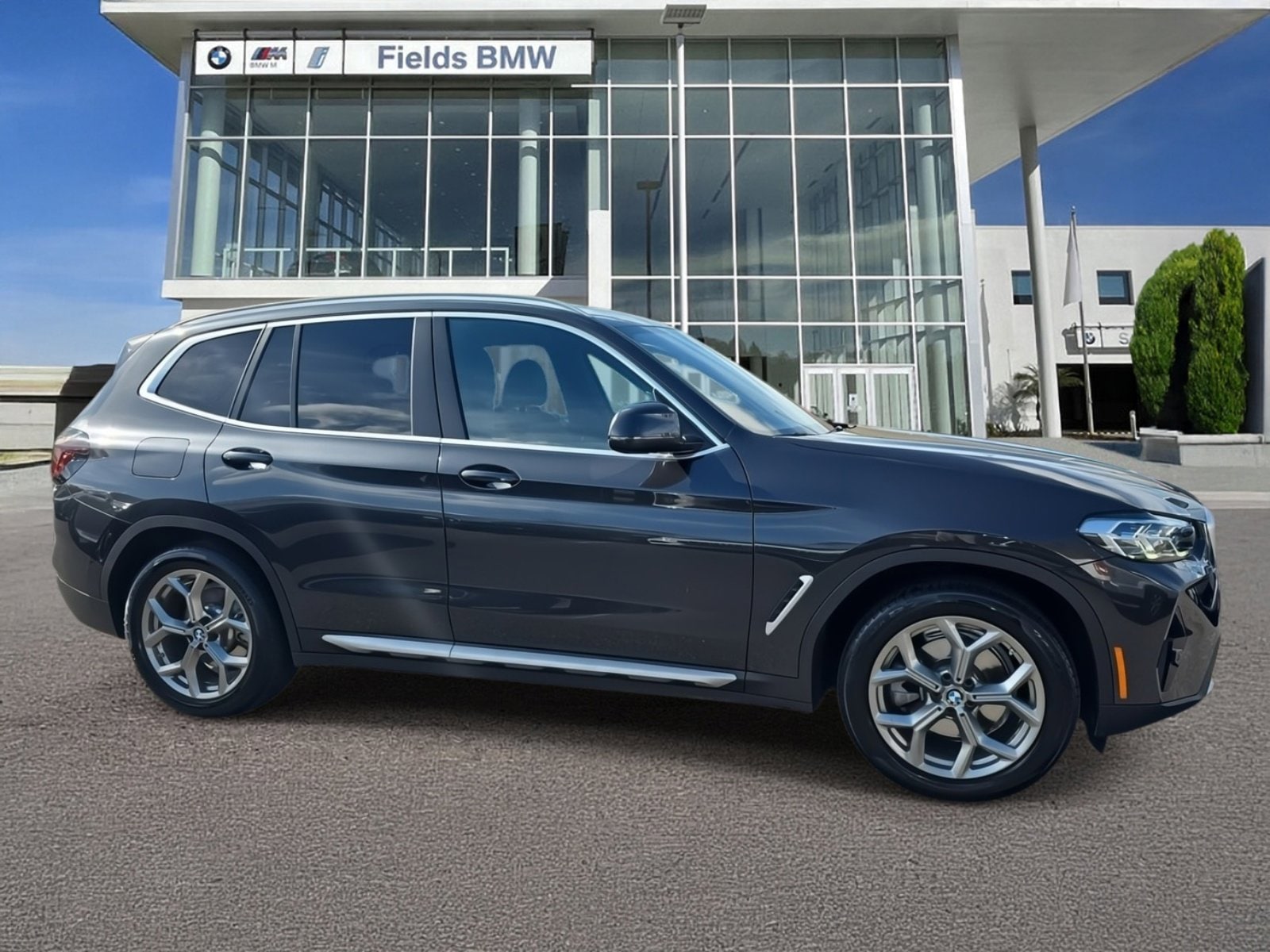 2022 BMW X3 30i's photo