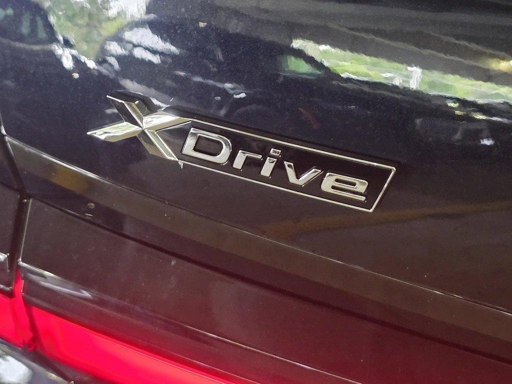 New 2025 BMW 750e xDrive Sedan