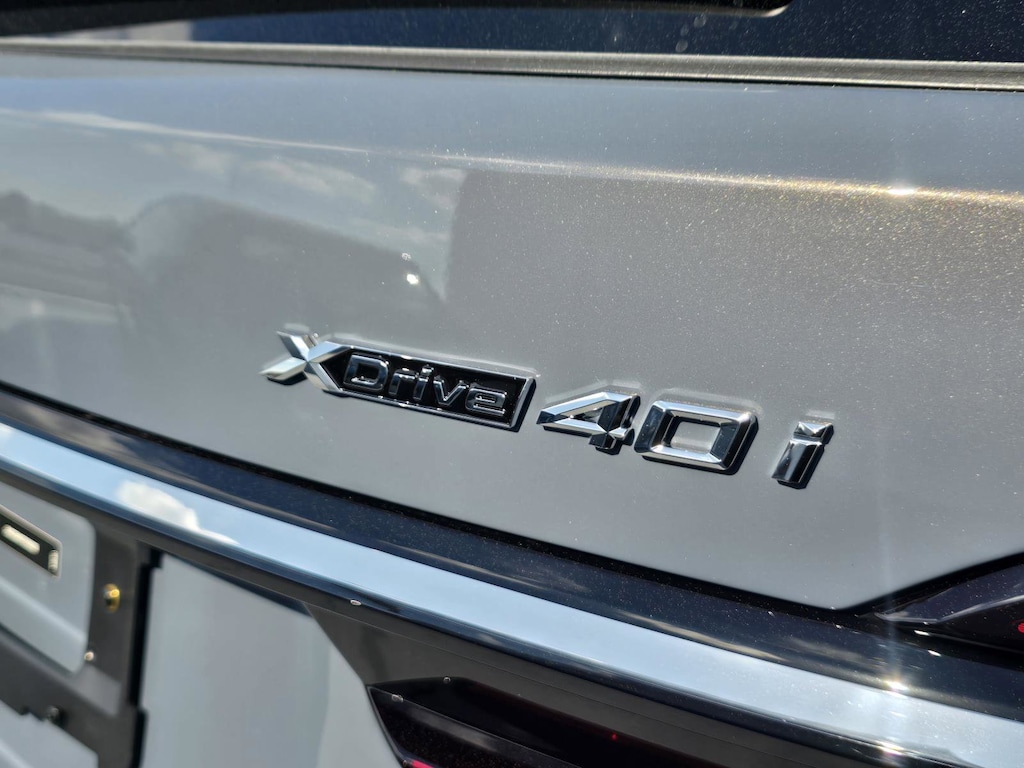 New 2026 BMW X7 xDrive40i SUV