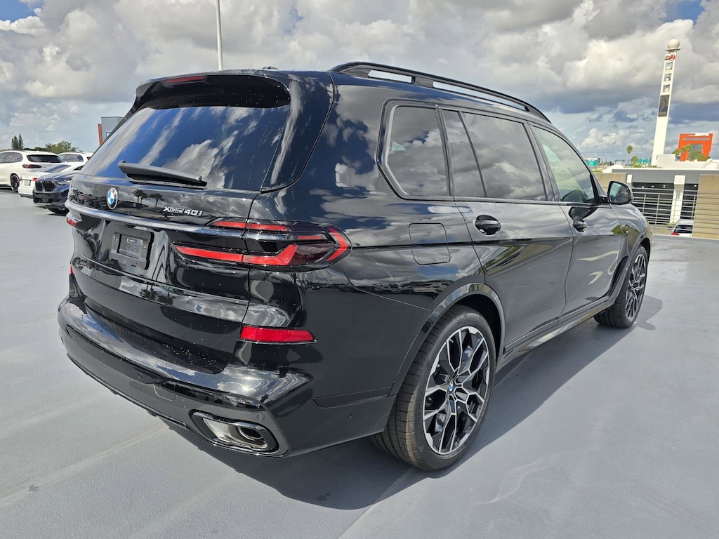 New 2026 BMW X7 xDrive40i SUV