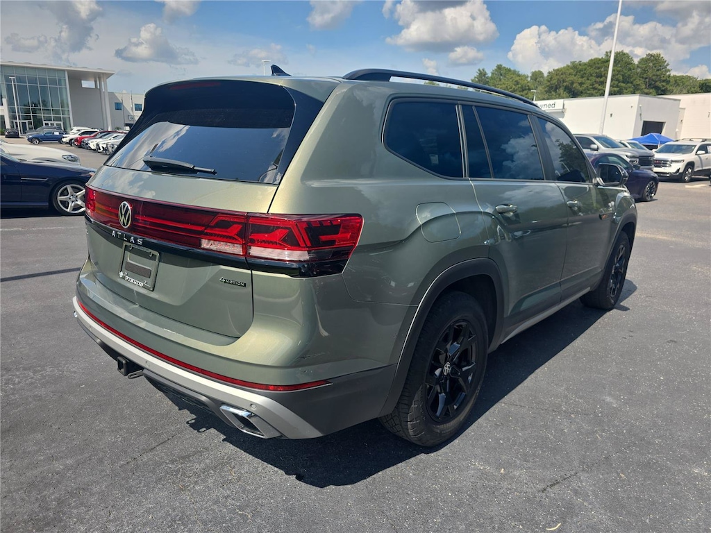 Used 2024 Volkswagen Atlas 2.0T Peak Edition SEL 2.0T Peak Edition SEL 4MOTION