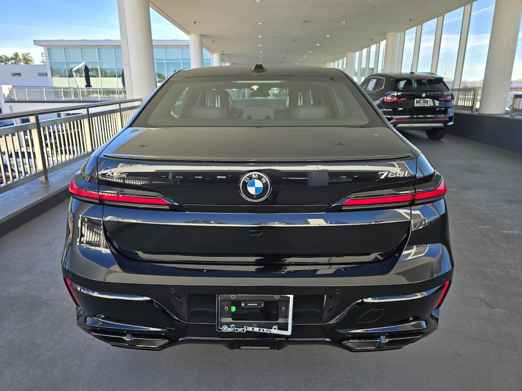 New 2025 BMW 760i xDrive Sedan